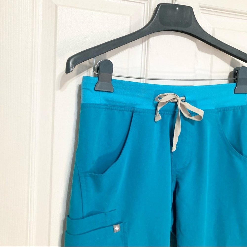 FIGS Technical Collection Kade Cargo Scrub Teal Pants Size Extra Small - Picture 5 of 10